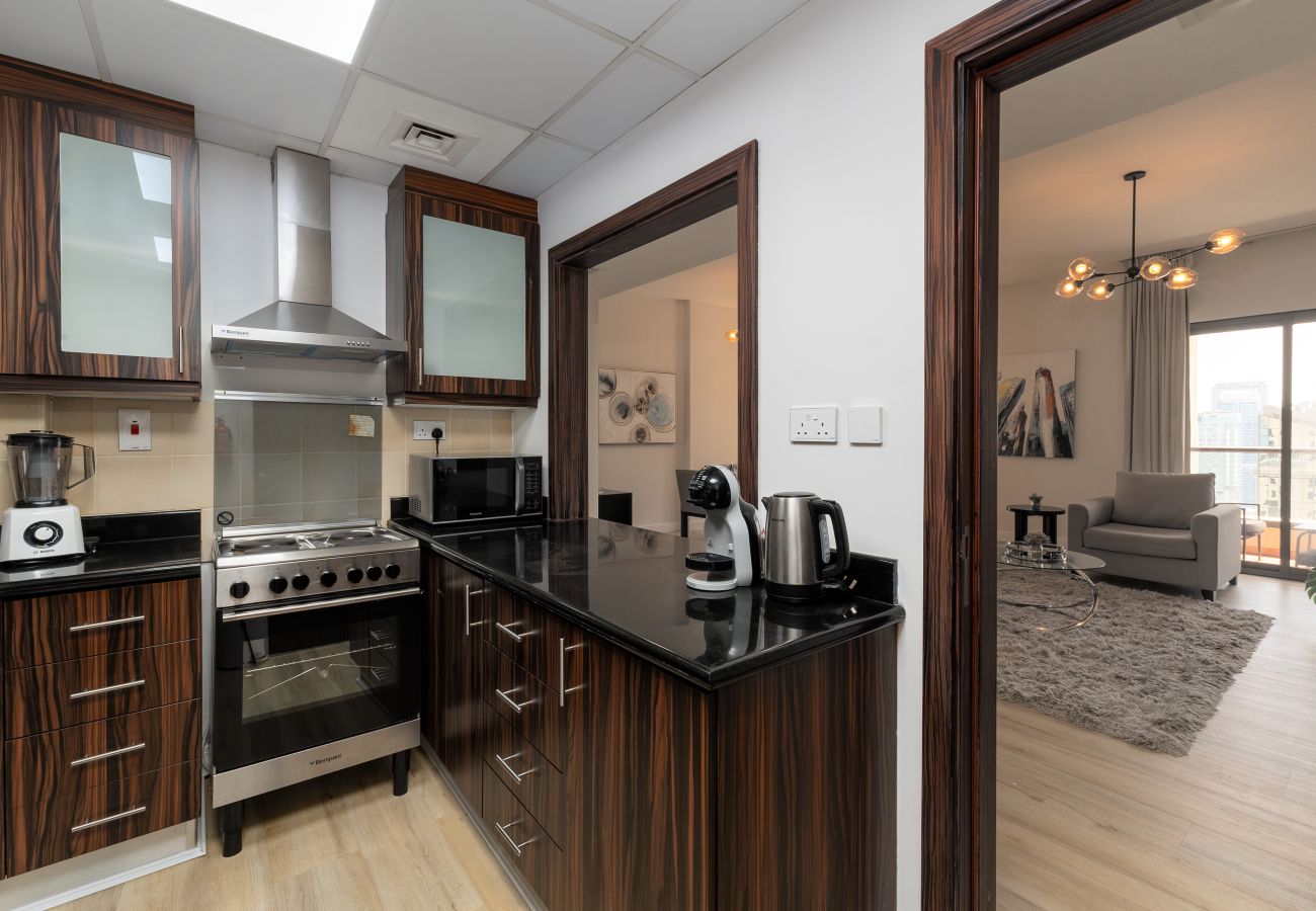 Apartment in Dubai - Cozy JBR 2BR w/ Pool and Gym, Marina Views