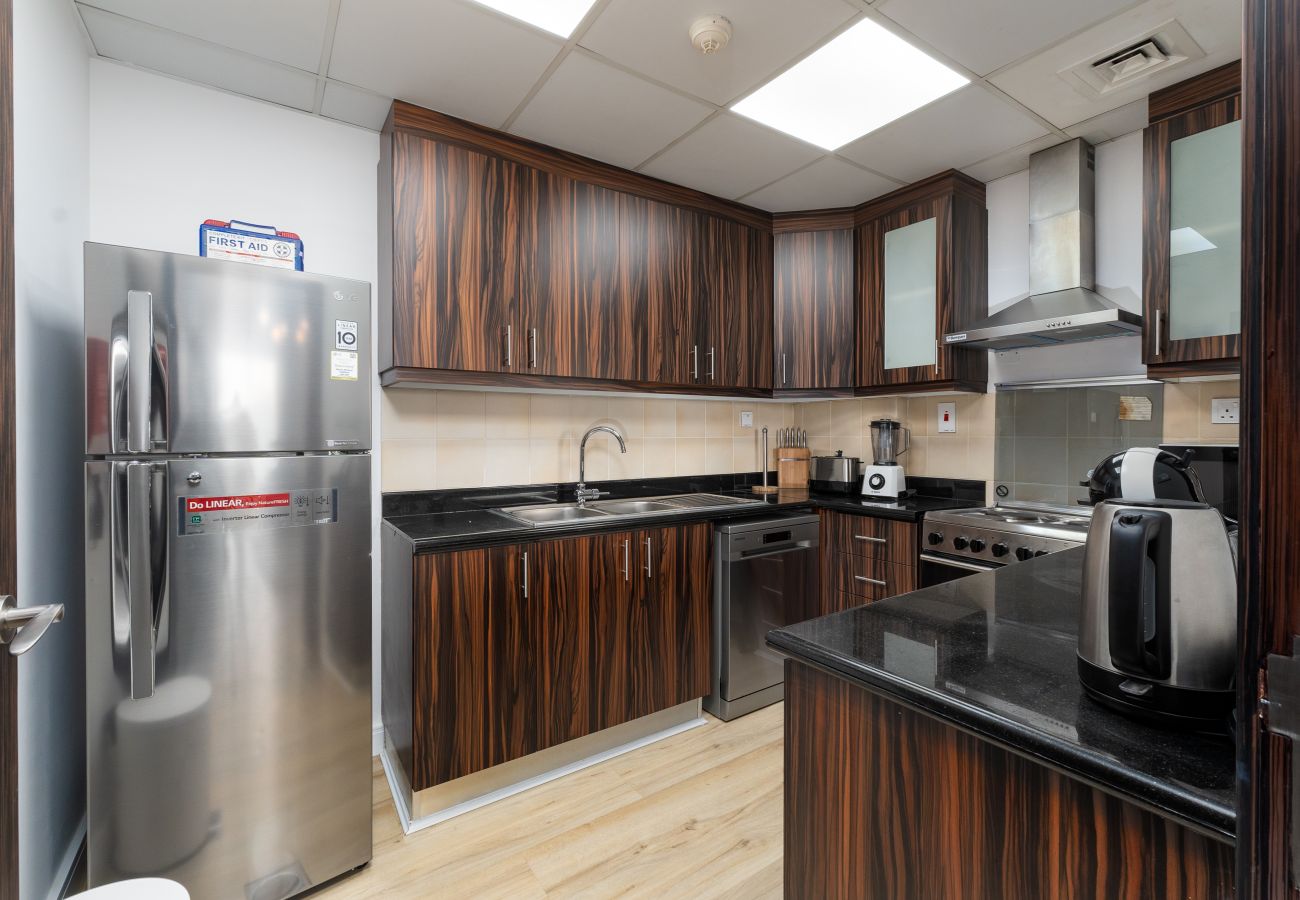 Apartment in Dubai - Cozy JBR 2BR w/ Pool and Gym, Marina Views
