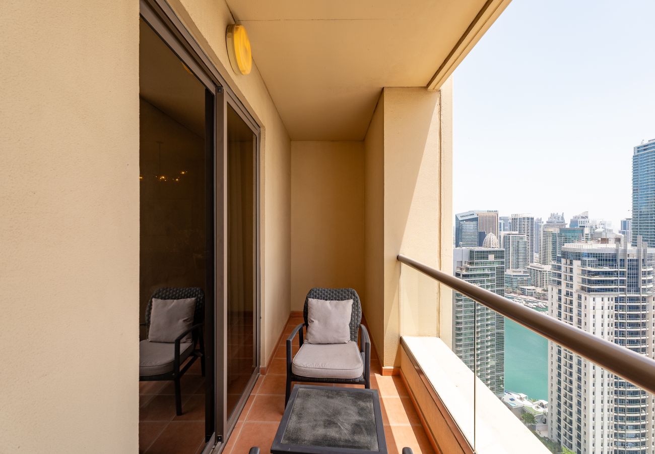Apartment in Dubai - Cozy JBR 2BR w/ Pool and Gym, Marina Views