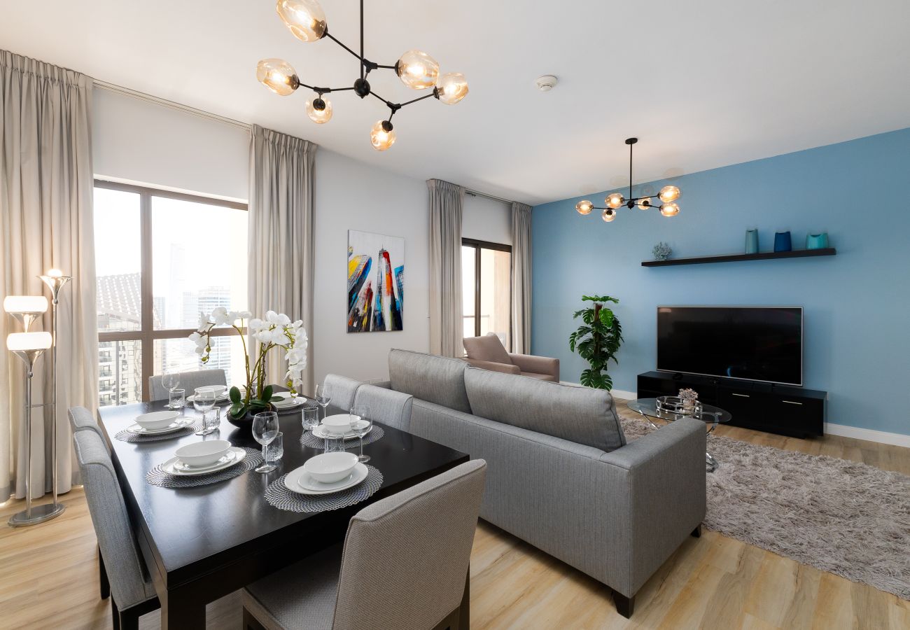 Apartment in Dubai - Cozy JBR 2BR w/ Pool and Gym, Marina Views