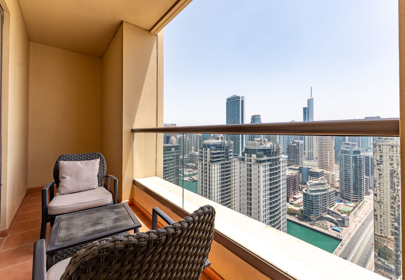 Apartment in Dubai - Cozy JBR 2BR w/ Pool and Gym, Marina Views