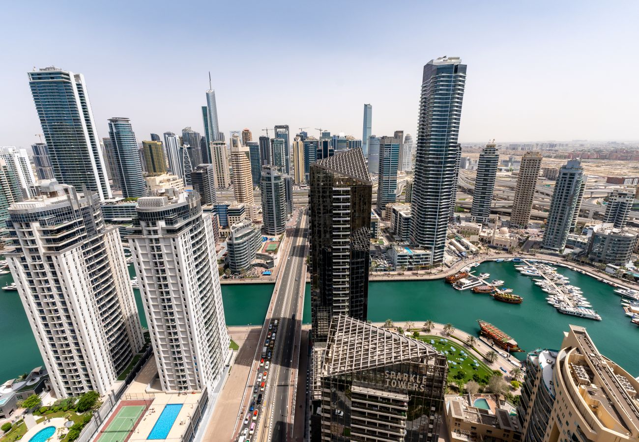 Apartment in Dubai - Sleek JBR 2BR w/ Pool and Gym, Marina Views	