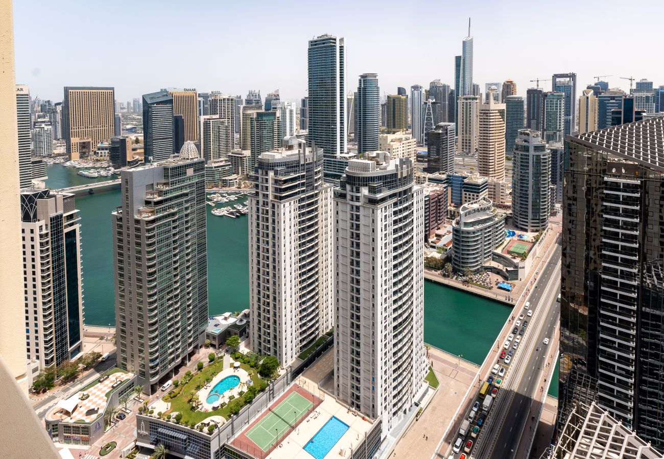 Apartment in Dubai - Trendy JBR 2BR w/ Pool and Gym, Marina Views
