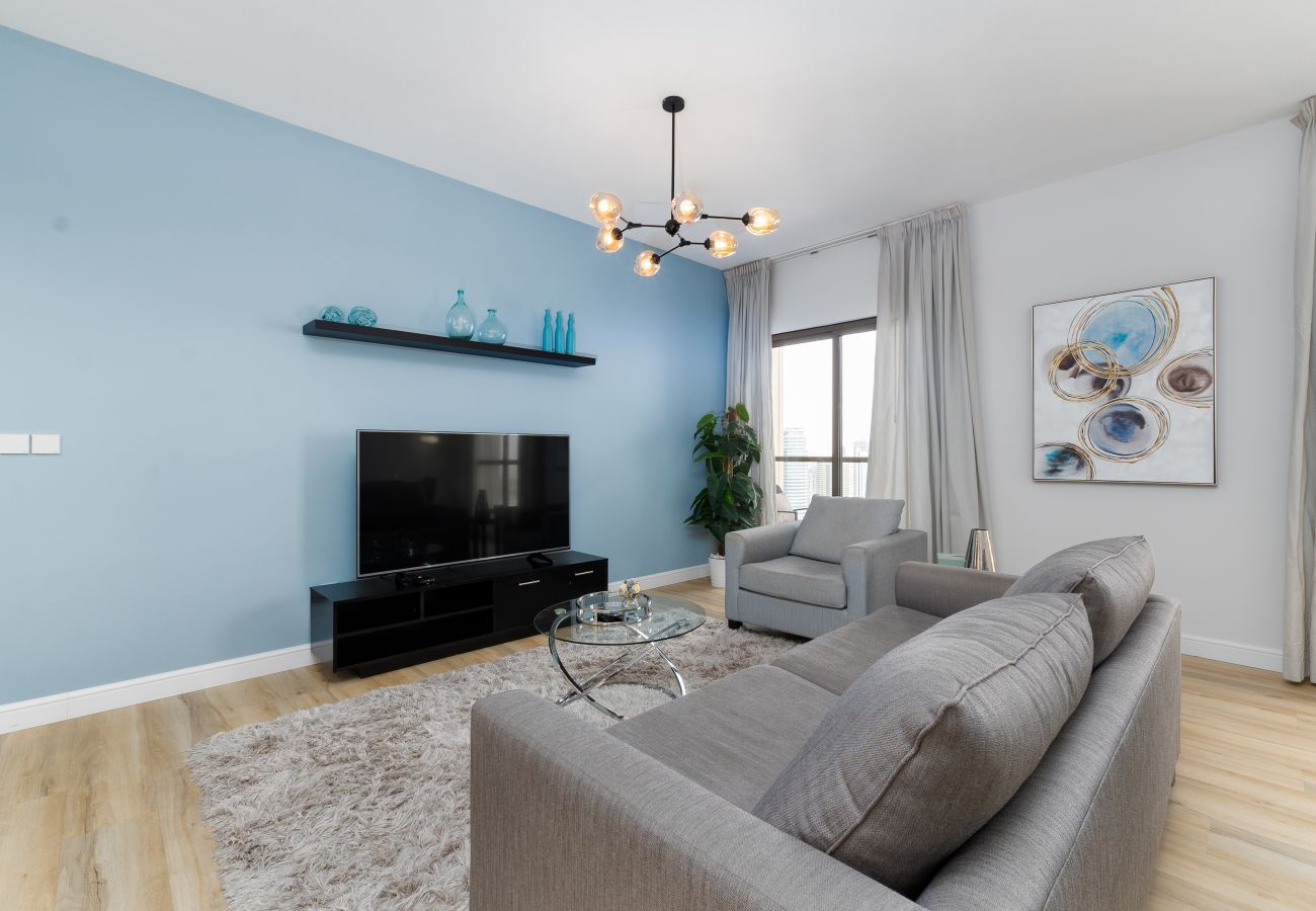 Apartment in Dubai - Modern JBR 2BR w/ Pool and Gym, Marina Views