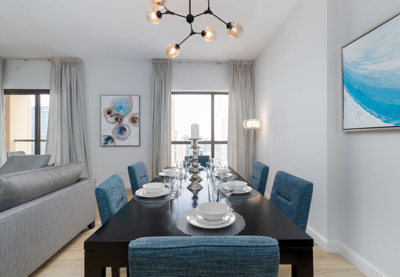 Apartment in Dubai - Modern JBR 2BR w/ Pool and Gym, Marina Views