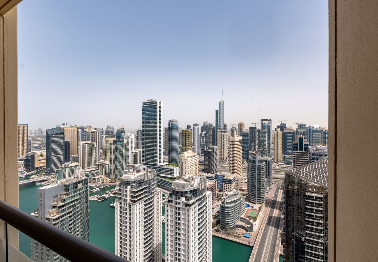 Apartment in Dubai - Modern JBR 2BR w/ Pool and Gym, Marina Views