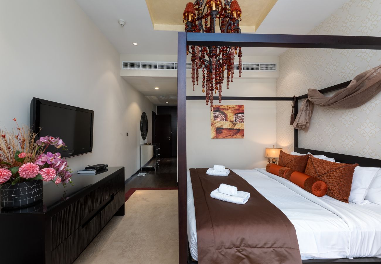 Apartment in Dubai - 4BR+Maid Palm Penthouse w/ Atlantis Views & Beach Access	