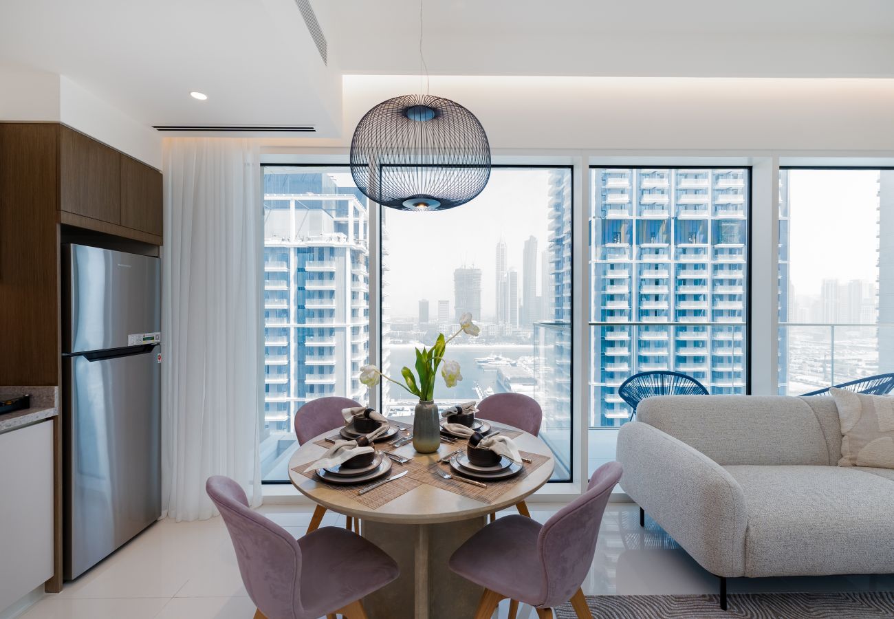 Apartment in Dubai - Prime 1BR Emaar Beachfront w/ Beach Access 