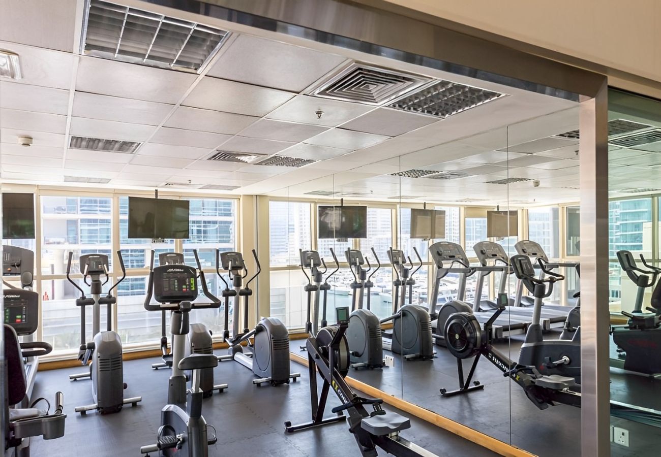 Apartment in Dubai - Chic Dubai Marina 1BR w/ Pool and Gym	