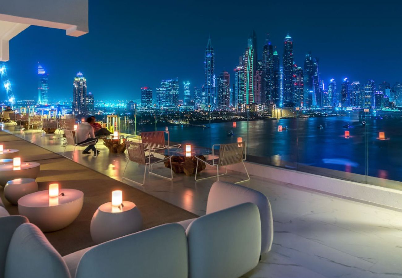 Apartment in Dubai - Spacious Beachside 2BR+M at FIVE Palm Jumeirah