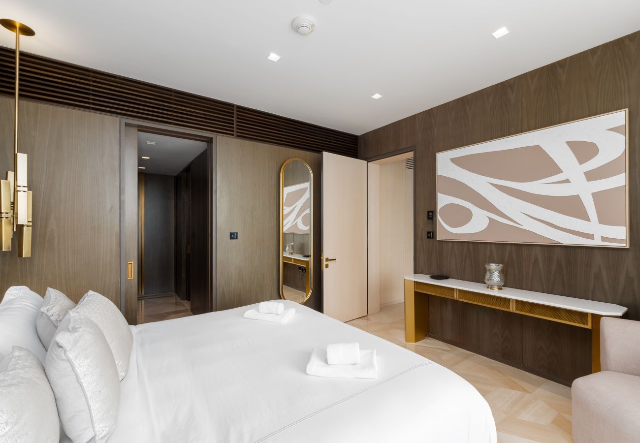 Apartment in Dubai - Spacious Beachside 2BR+M at FIVE Palm Jumeirah