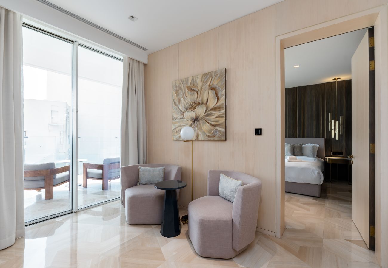 Apartment in Dubai - Spacious Beachside 2BR+M at FIVE Palm Jumeirah