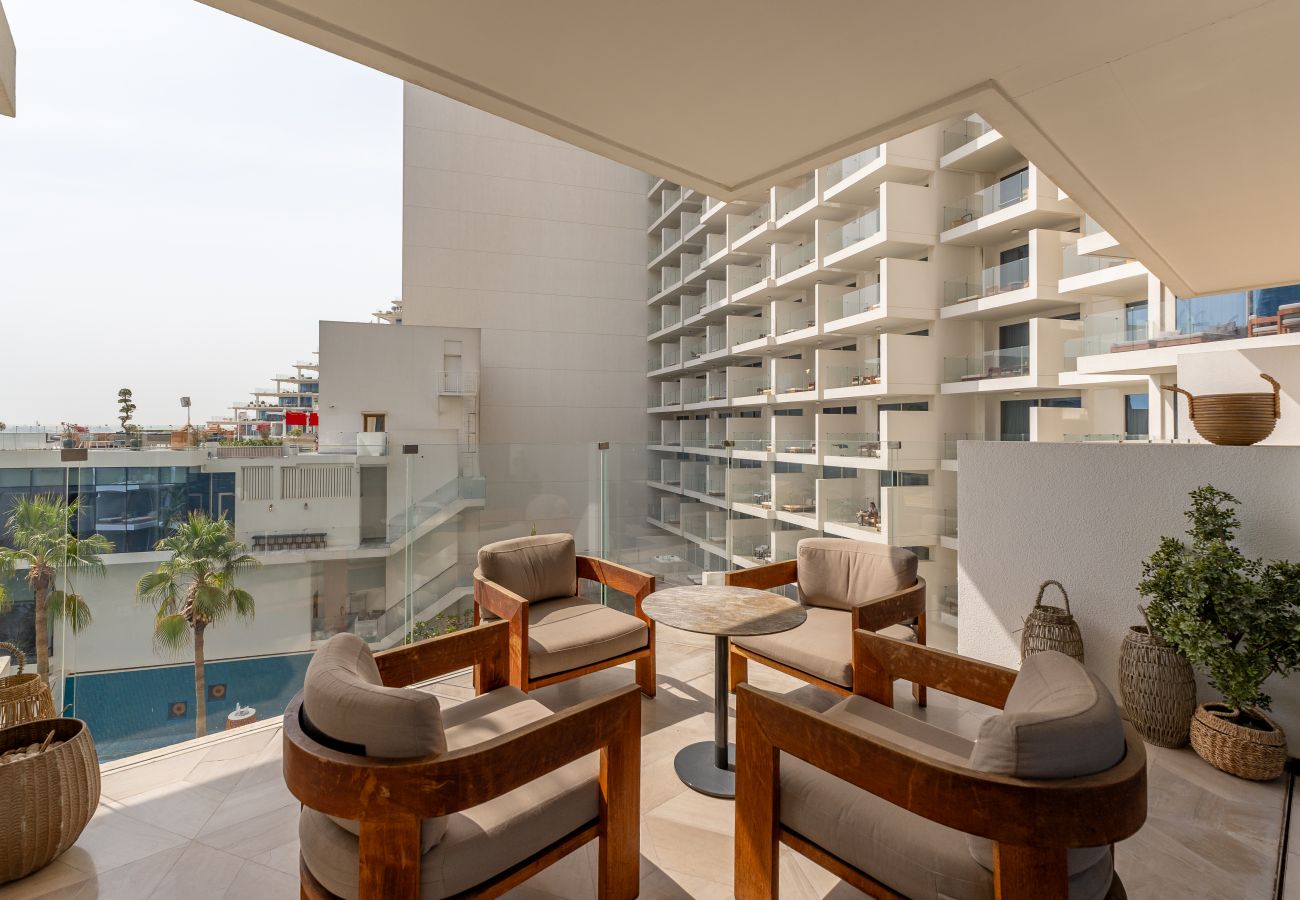 Apartment in Dubai - Spacious Beachside 2BR+M at FIVE Palm Jumeirah
