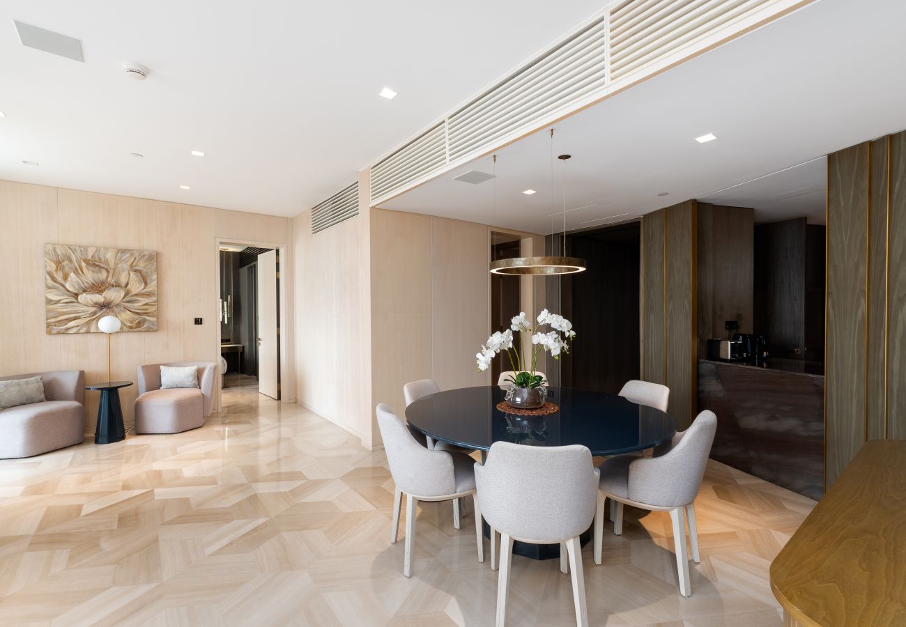 Apartment in Dubai - Spacious Beachside 2BR+M at FIVE Palm Jumeirah