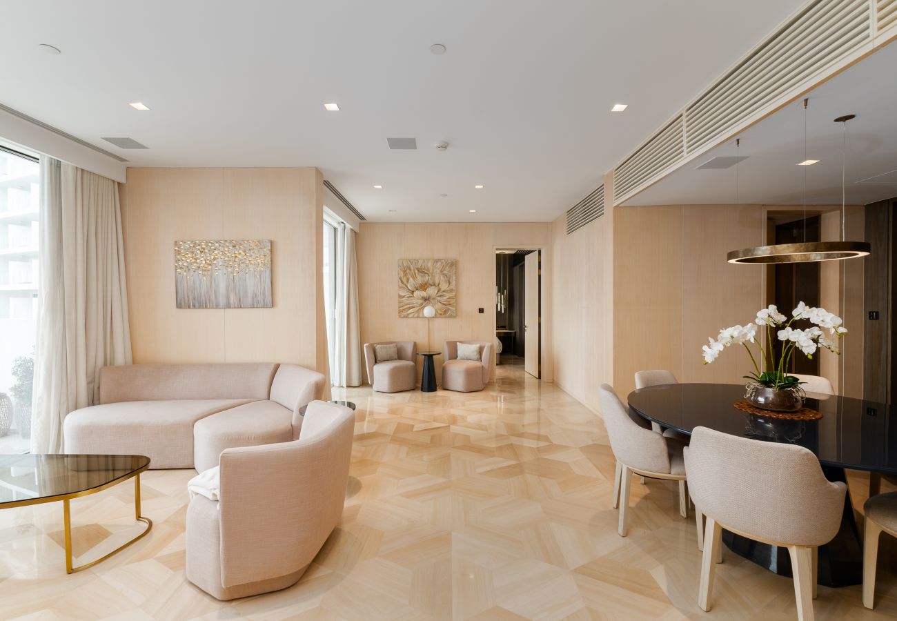 Apartment in Dubai - Spacious Beachside 2BR+M at FIVE Palm Jumeirah