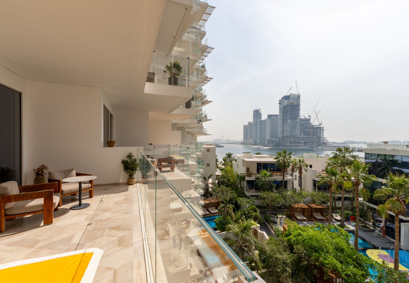 Apartment in Dubai - Spacious Beachside 2BR+M at FIVE Palm Jumeirah