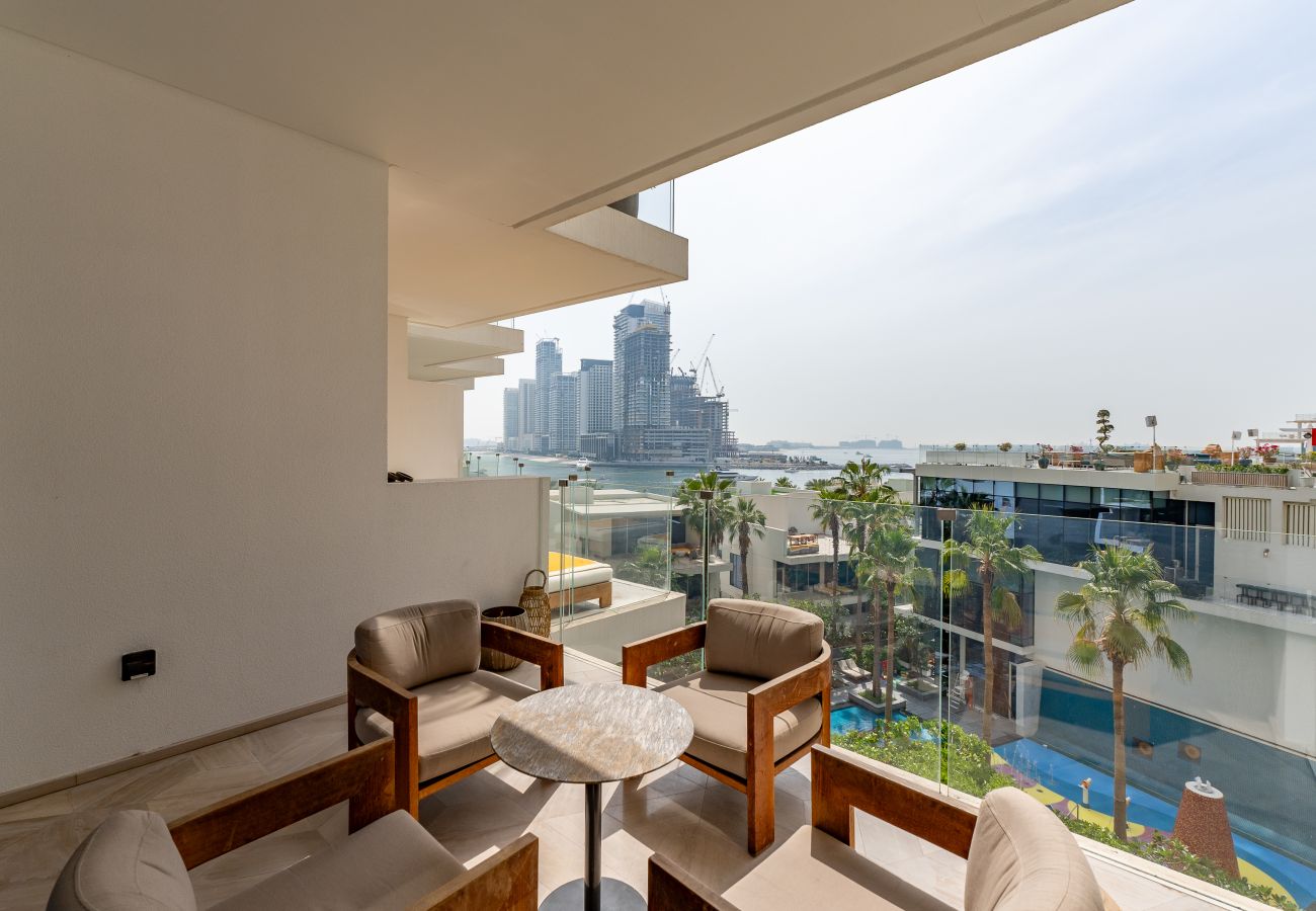 Apartment in Dubai - Spacious Beachside 2BR+M at FIVE Palm Jumeirah
