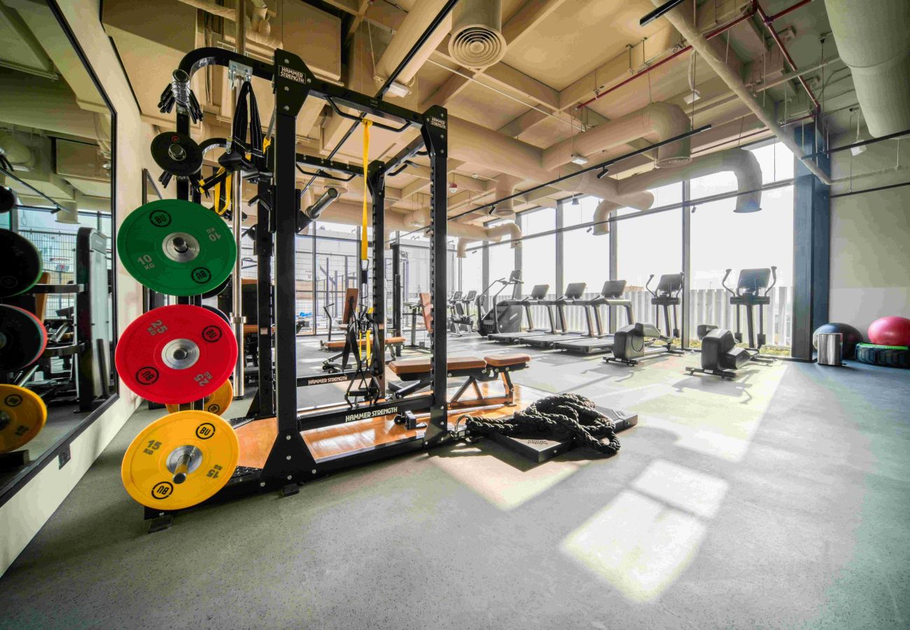 Studio in Dubai - Prime Studio w/ Burj Views Near Downtown and Canal
