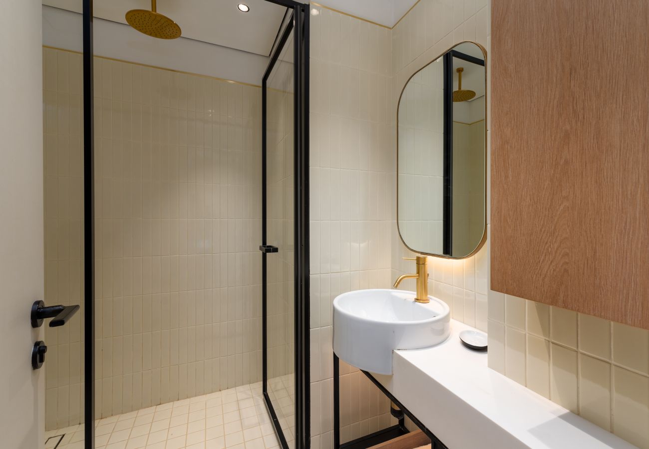 Studio in Dubai - Prime Studio w/ Burj Views Near Downtown and Canal