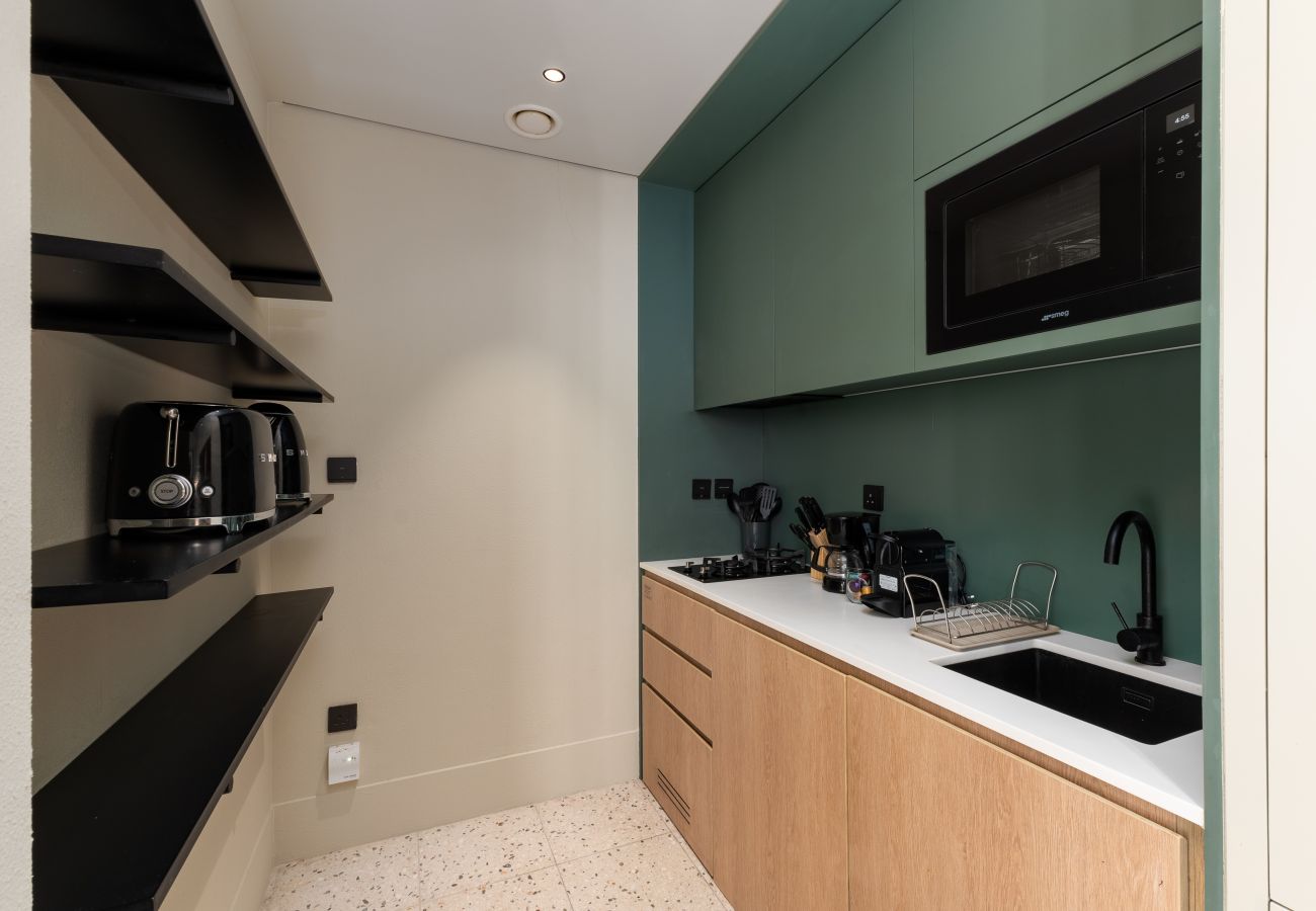 Studio in Dubai - Prime Studio w/ Burj Views Near Downtown and Canal