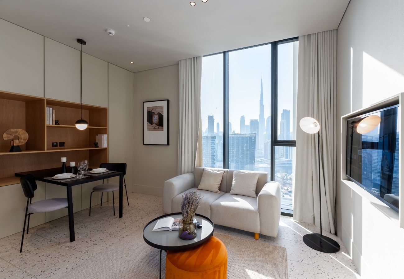 Studio in Dubai - Prime Studio w/ Burj Views Near Downtown and Canal