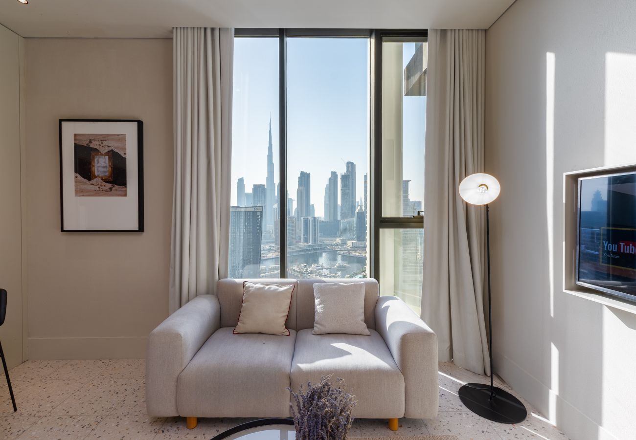 Studio in Dubai - Prime Studio w/ Burj Views Near Downtown and Canal