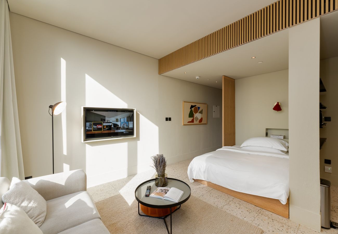 Studio in Dubai - Prime Studio w/ Burj Views Near Downtown and Canal