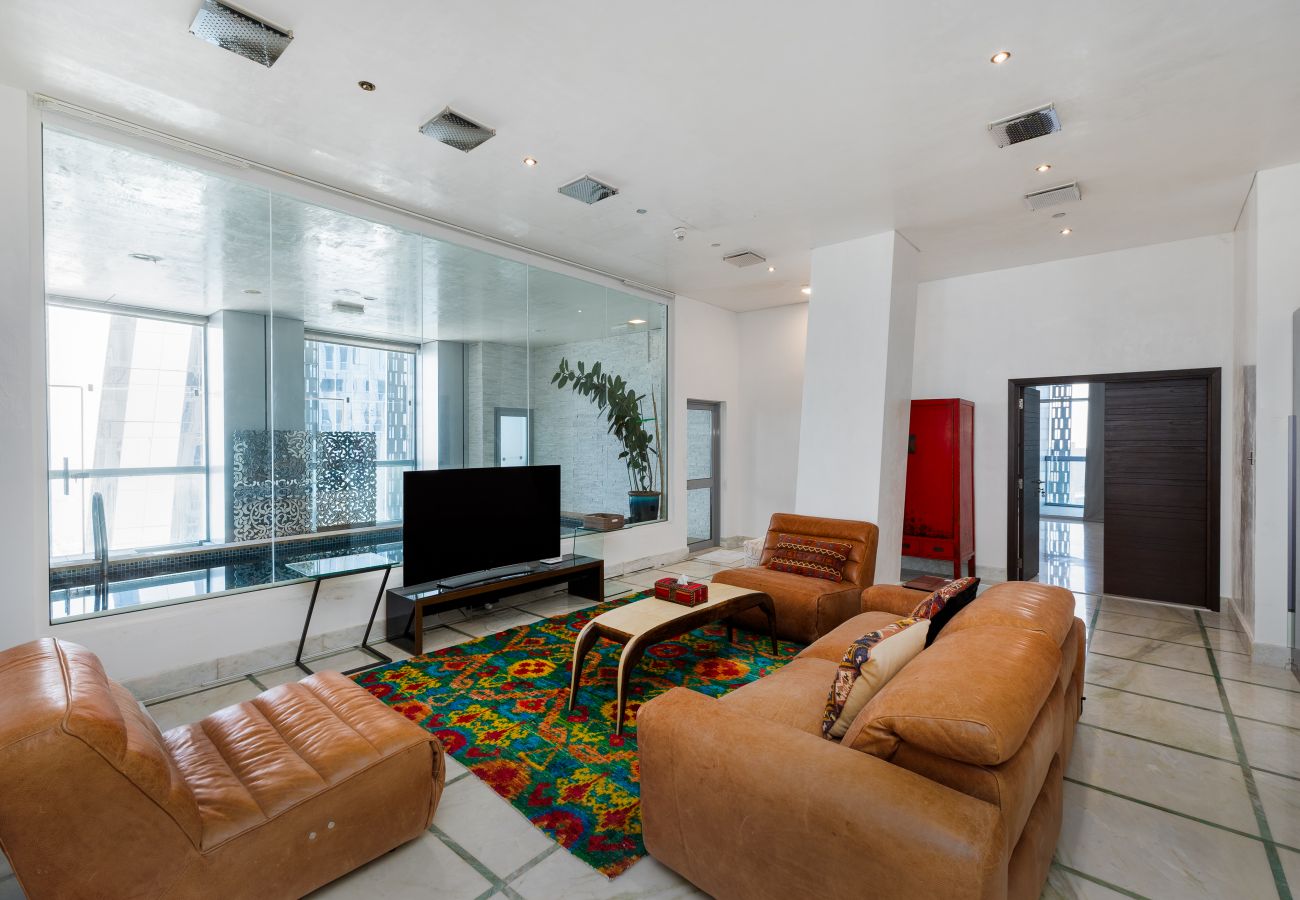 Apartment in Dubai - Elegant 4BR Marina Penthouse | Private Pool