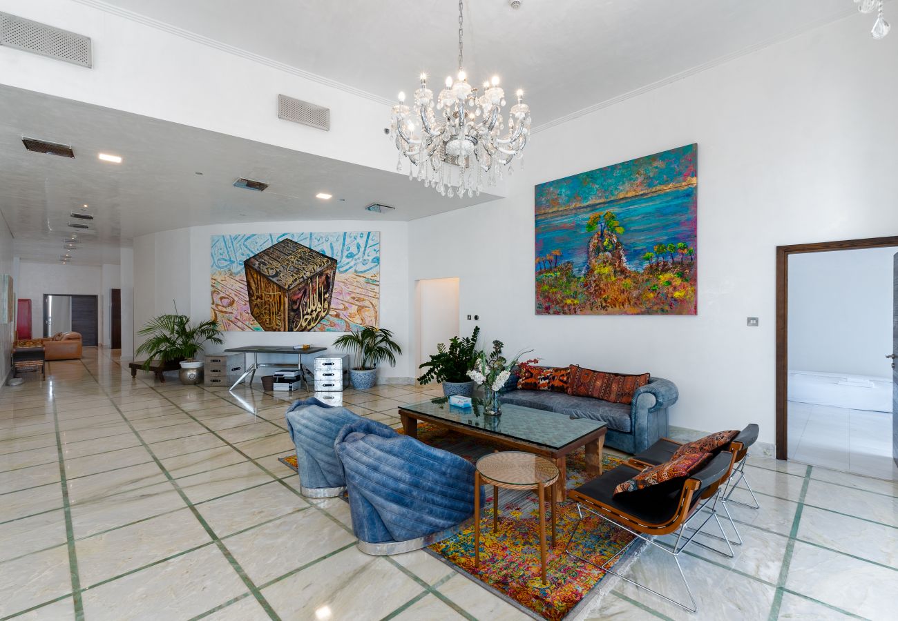 Apartment in Dubai - Elegant 4BR Marina Penthouse | Private Pool