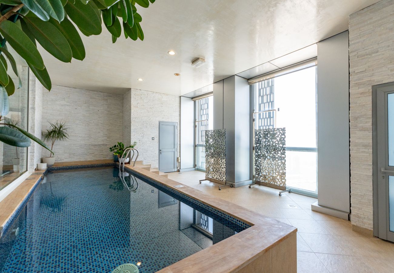 Apartment in Dubai - Elegant 4BR Marina Penthouse | Private Pool