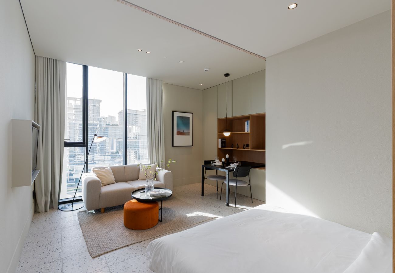Studio in Dubai - Sleek Studio w/ Burj Views Near Downtown and Canal	