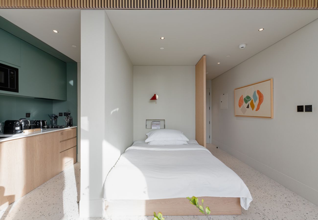 Studio in Dubai - Sleek Studio w/ Burj Views Near Downtown and Canal	