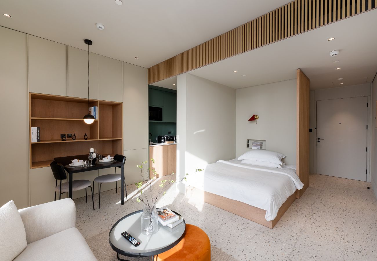 Studio in Dubai - Sleek Studio w/ Burj Views Near Downtown and Canal	