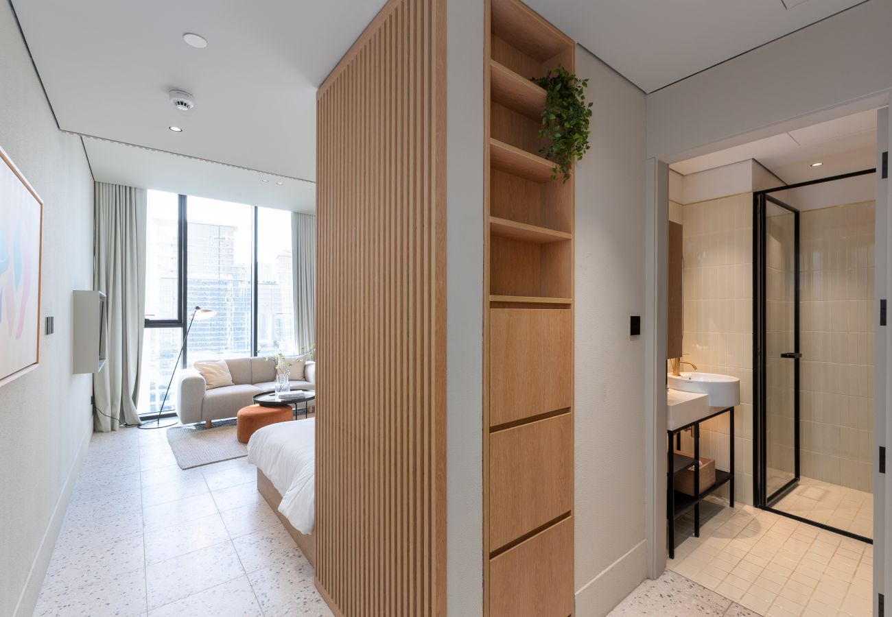 Studio in Dubai - Sleek Studio w/ Burj Views Near Downtown and Canal	