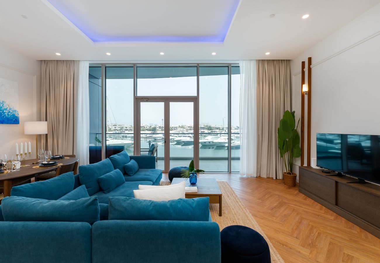 Apartment in Dubai - Marina-View 1BR at the Palm w/ Beach Access