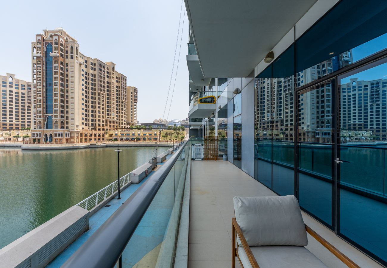 Apartment in Dubai - Marina-View 1BR at the Palm w/ Beach Access