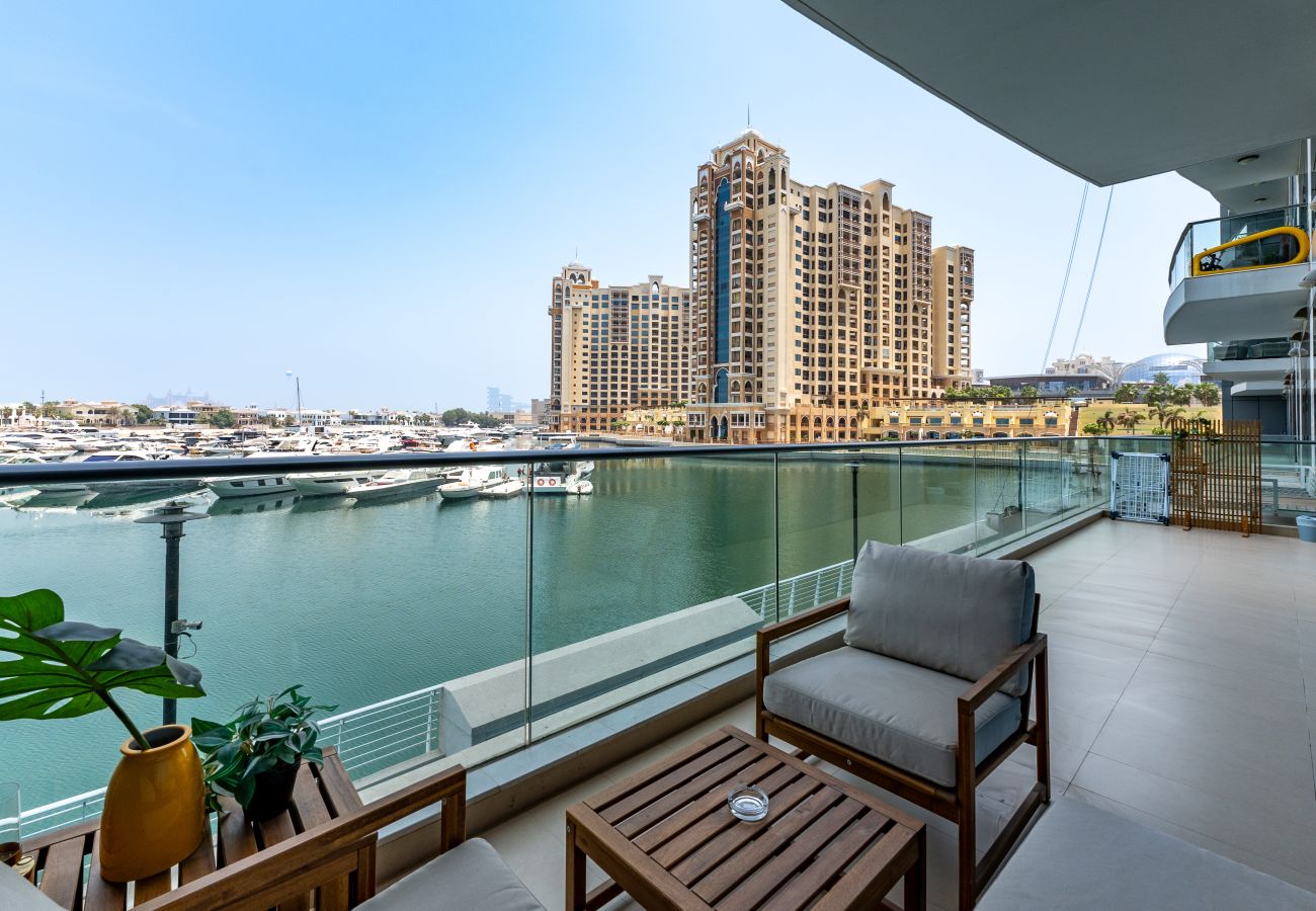 Apartment in Dubai - Marina-View 1BR at the Palm w/ Beach Access