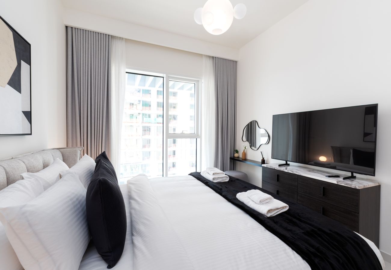 Apartment in Dubai - Modern 1BR Emaar Beachfront | Near Marina & JBR