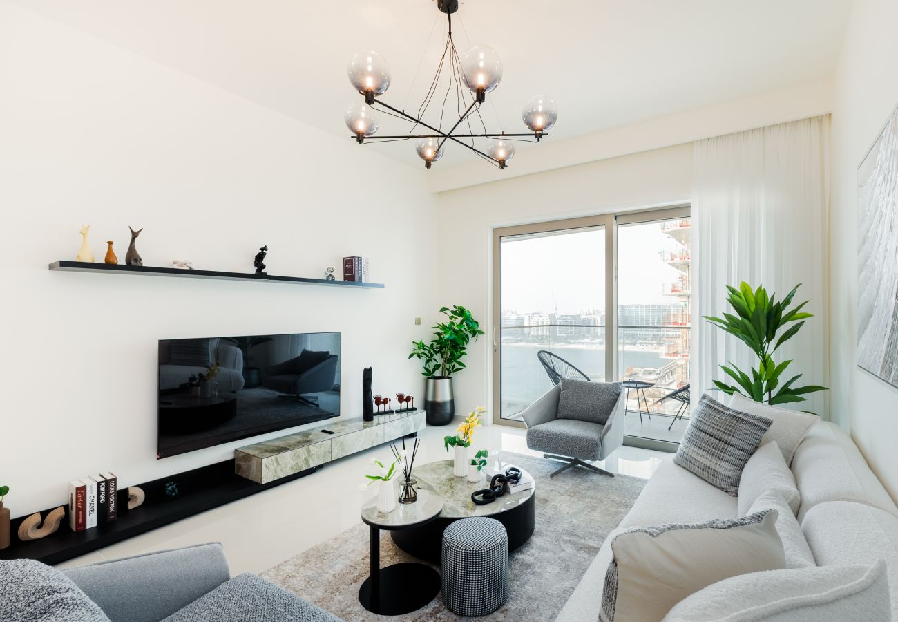 Apartment in Dubai - Modern 1BR Emaar Beachfront | Near Marina & JBR