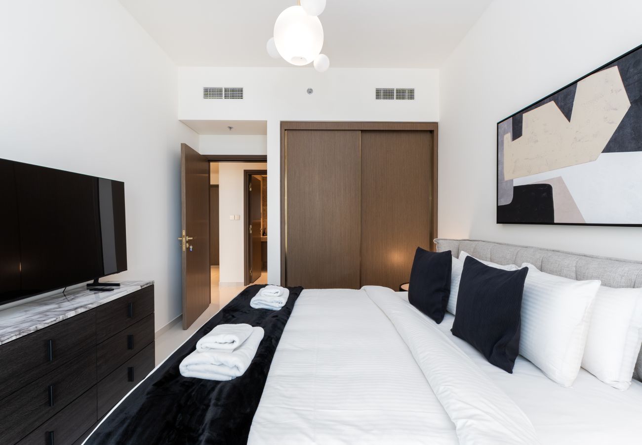 Apartment in Dubai - Modern 1BR Emaar Beachfront | Near Marina & JBR
