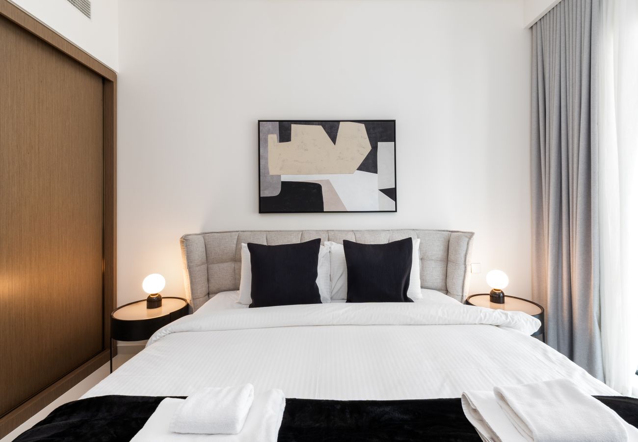 Apartment in Dubai - Modern 1BR Emaar Beachfront | Near Marina & JBR