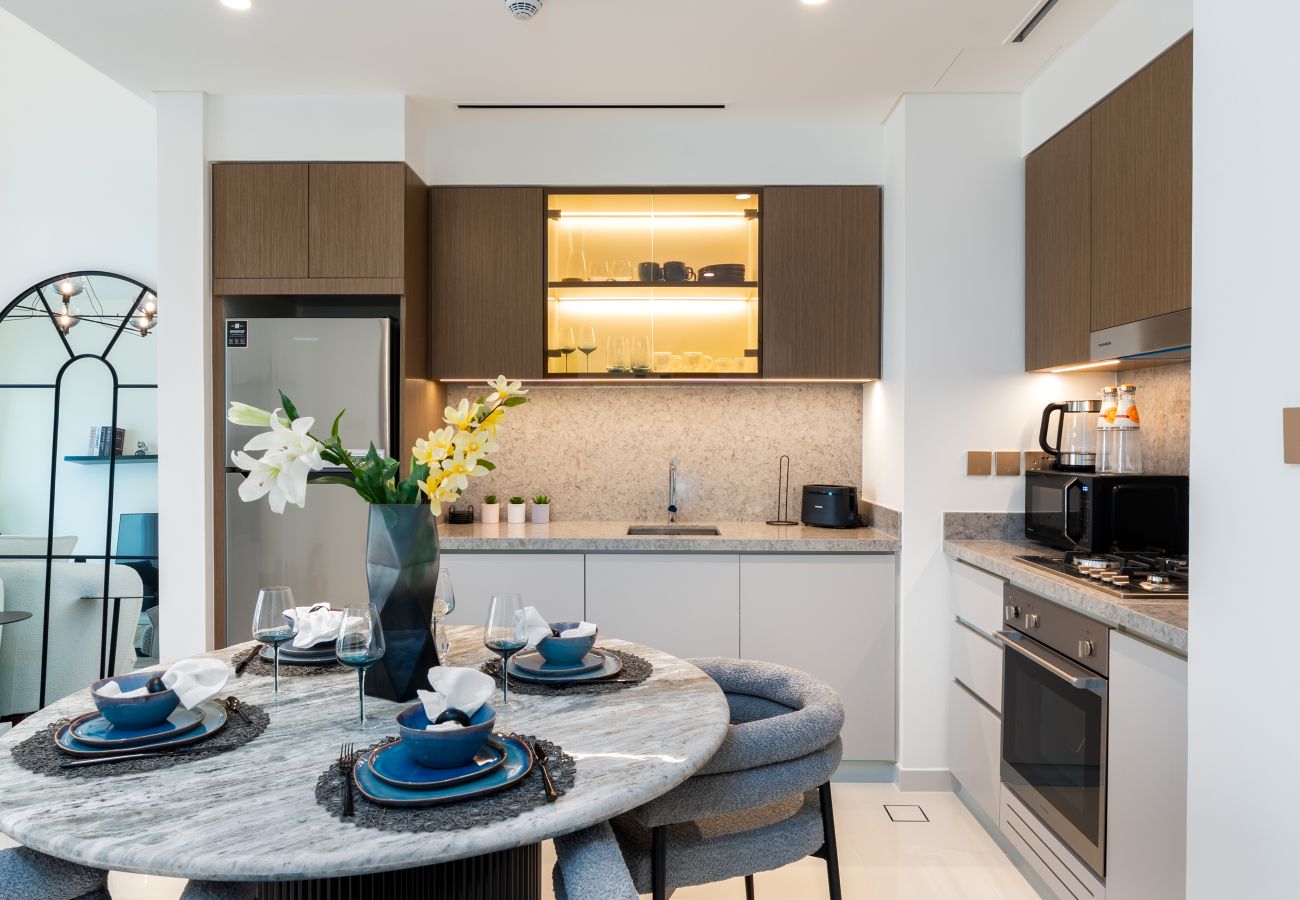 Apartment in Dubai - Modern 1BR Emaar Beachfront | Near Marina & JBR