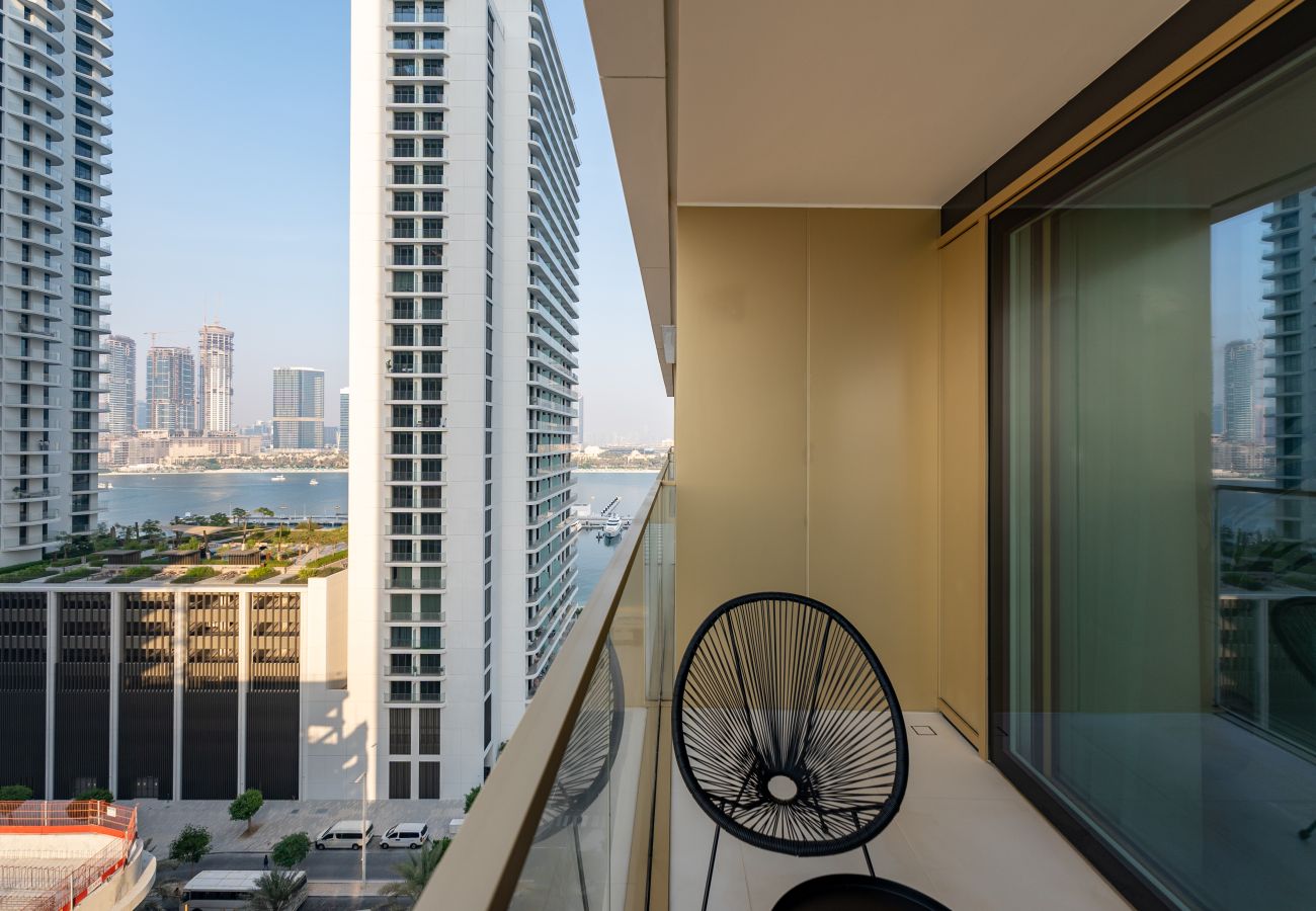 Apartment in Dubai - Modern 1BR Emaar Beachfront | Near Marina & JBR