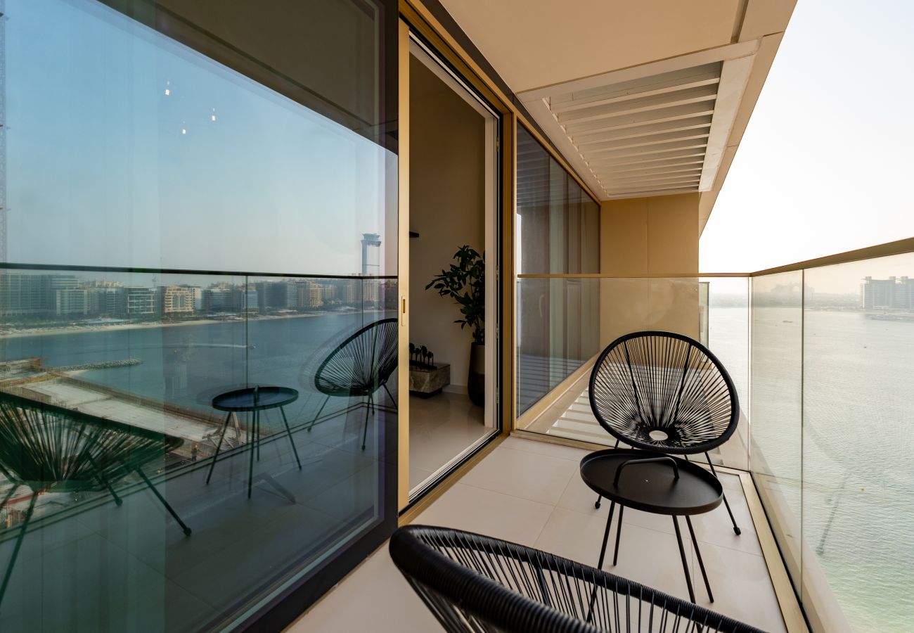 Apartment in Dubai - Modern 1BR Emaar Beachfront | Near Marina & JBR