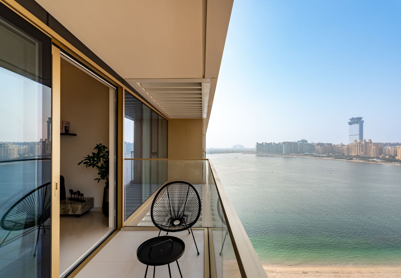Apartment in Dubai - Modern 1BR Emaar Beachfront | Near Marina & JBR