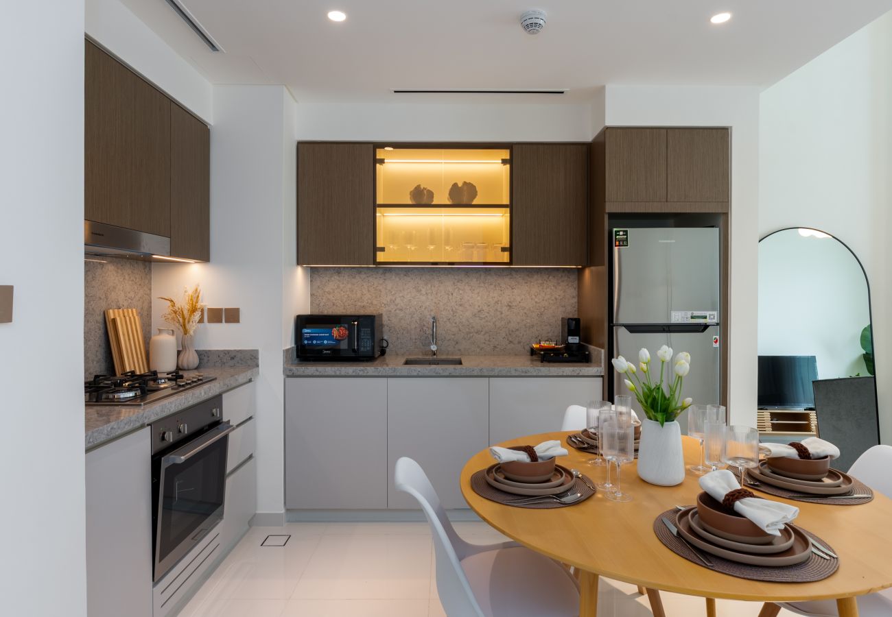 Apartment in Dubai - Stylish Emaar Beachfront | Near Marina & JBR