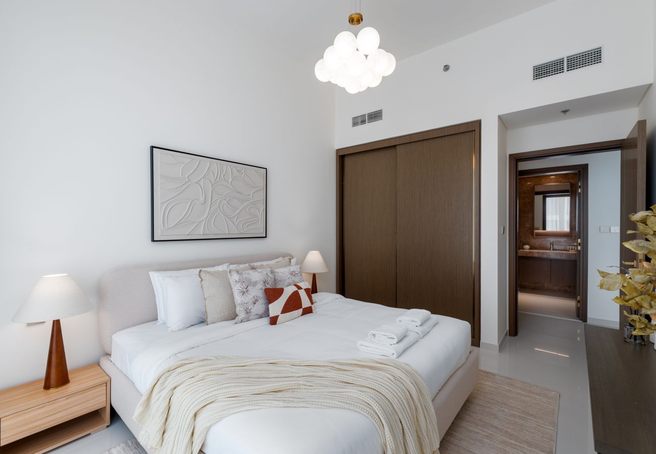 Apartment in Dubai - Stylish Emaar Beachfront | Near Marina & JBR