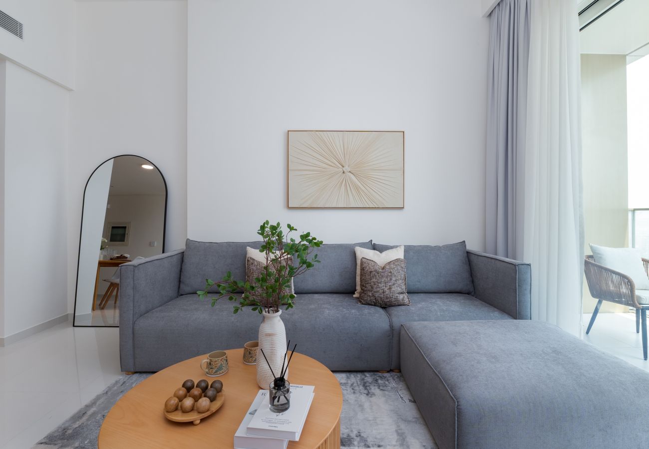 Apartment in Dubai - Stylish Emaar Beachfront | Near Marina & JBR