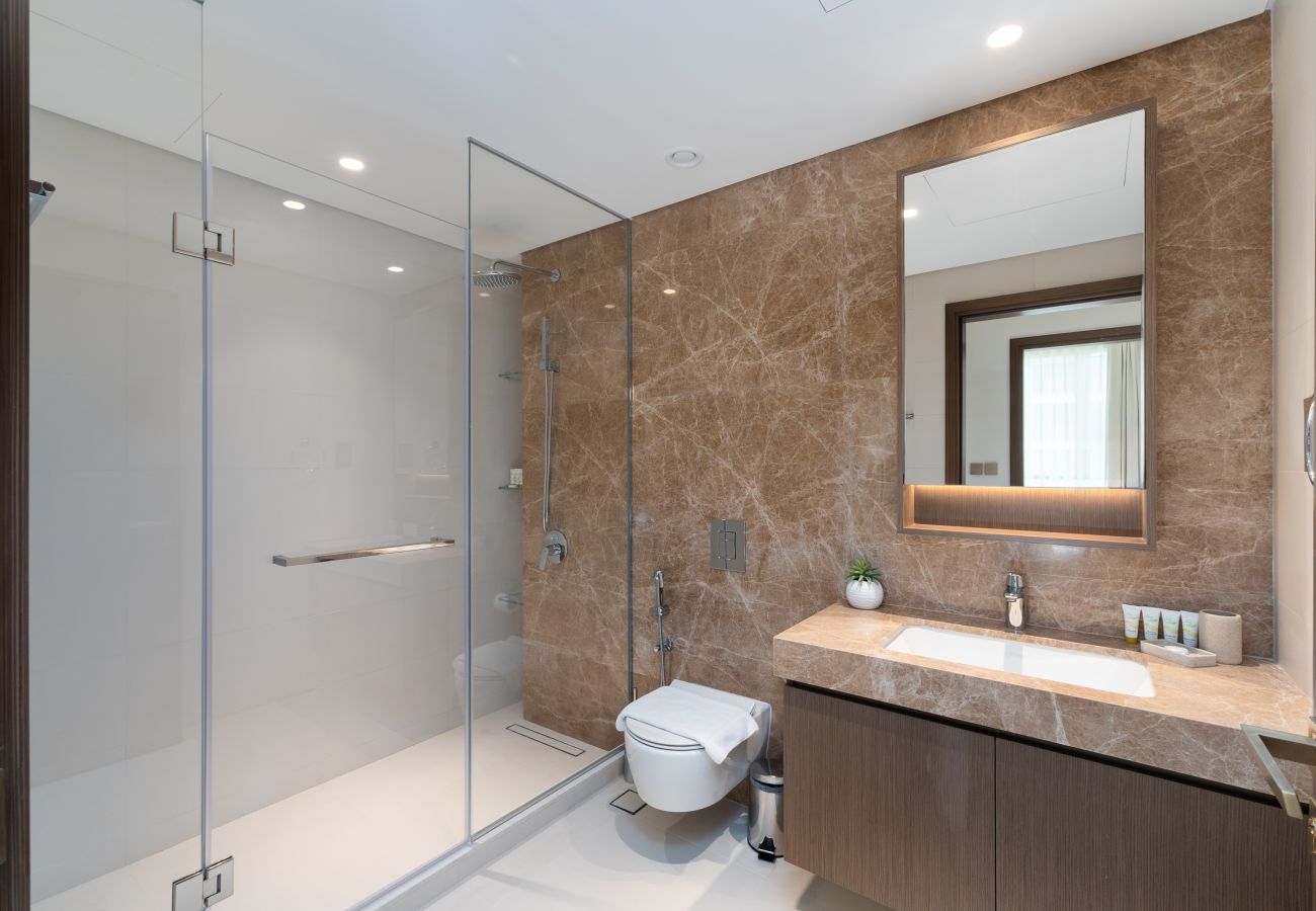 Apartment in Dubai - Stylish Emaar Beachfront | Near Marina & JBR