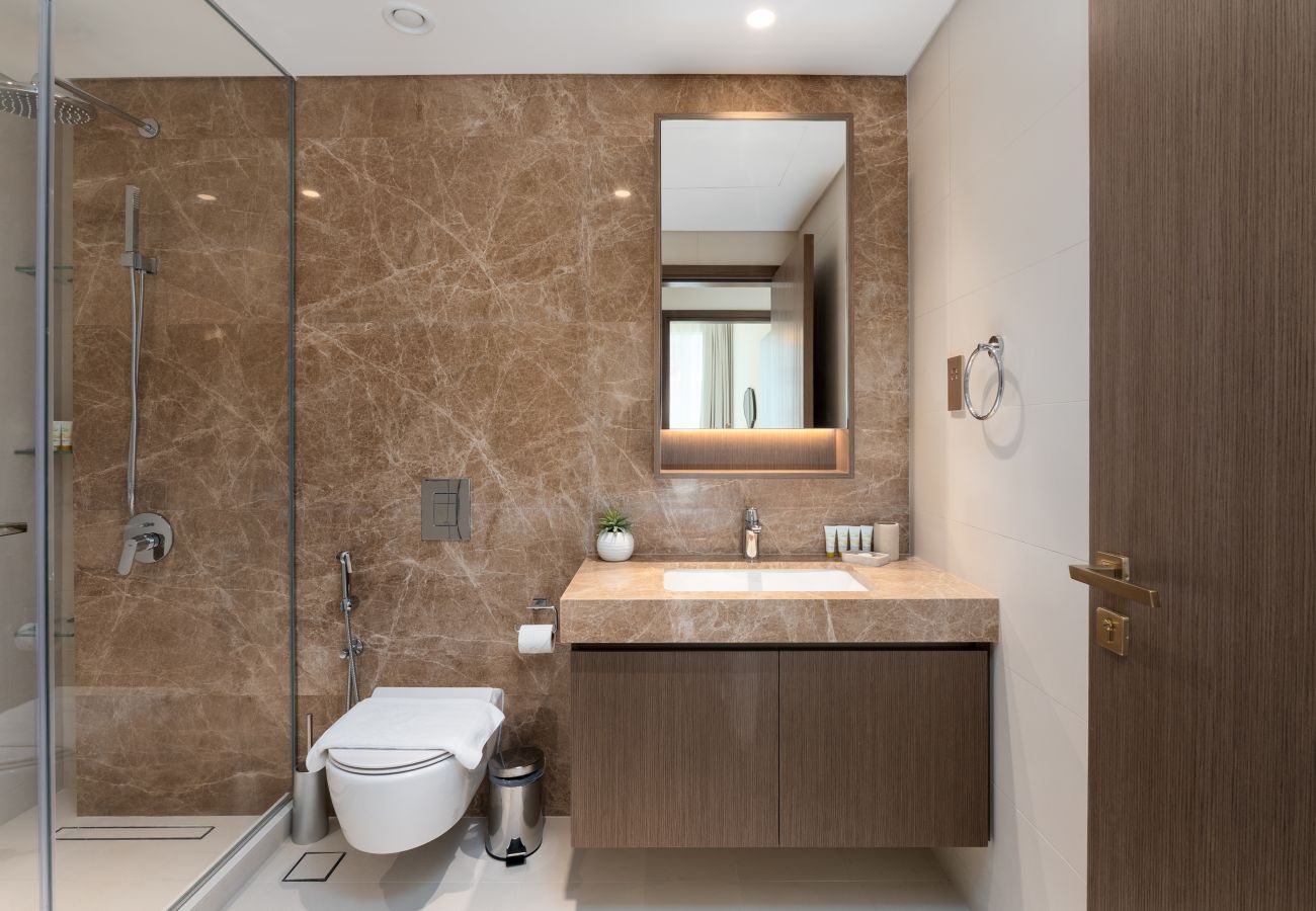 Apartment in Dubai - Stylish Emaar Beachfront | Near Marina & JBR